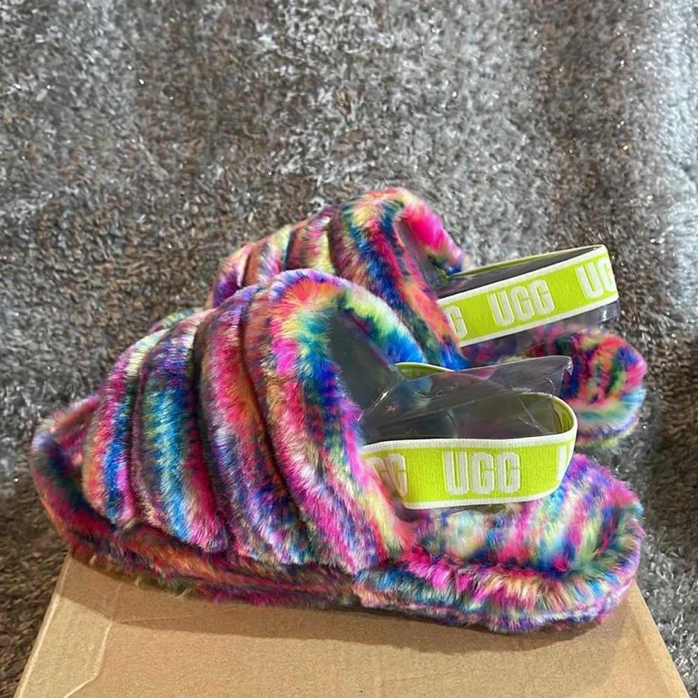 NWB UGG K Fluff Yeah Pixelate - Picture 6 of 10